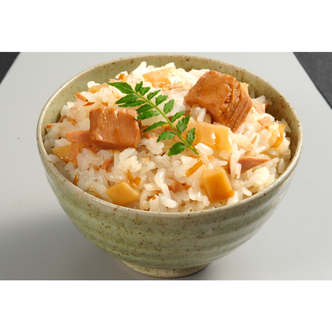 炊いたご飯に混ぜるだけ!筍とかつおの旨だし御飯